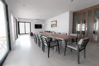 Water Front property for large families. With all the amenities you need.