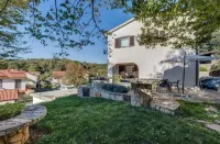 Villa Faresina Lana 住宿飯店