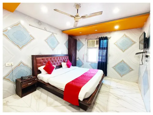 Goroomgo Krishna Palace Charbagh Lucknow