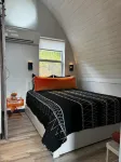 Luxurious Mountain Cabin, Hot tub, Pet friendly, campfire, views, Ocean Blue