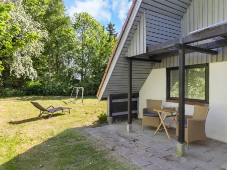 "Sunna" - 1km from the sea Отели в г. Humble