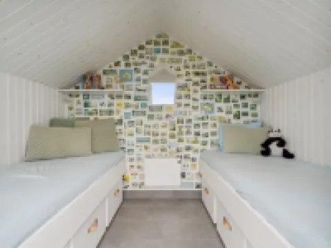 "Ofrath" - 5m from the Sea