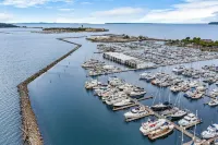 Stonegrove Residence Hotels in Blaine