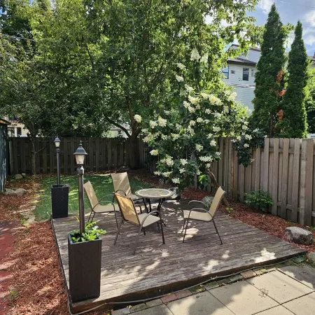 Charming 2-bedroom house with plenty amenities on Saint Paul's Cathedral Hill Отели рядом с достопримечательностью «Музей науки штата Миннесота»