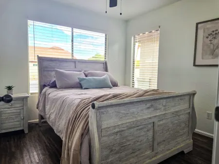 4Br Golf Course Retreat with New Heated Pool, Located on the Duke! Отели рядом с достопримечательностью «Veranda Park»