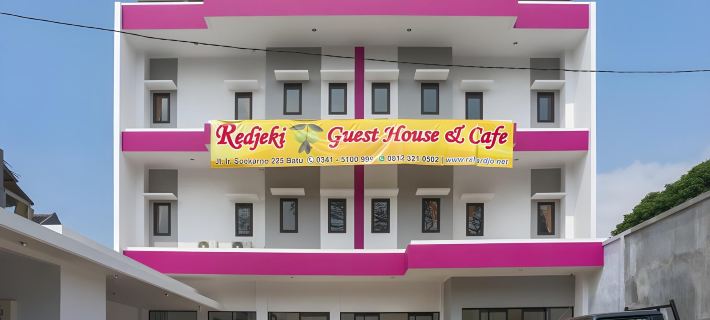RedDoorz Near Jawa Timur Park 3 Hotels in Junrejo