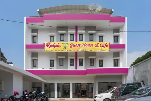 RedDoorz Near Jawa Timur Park 3 Hotels in Junrejo