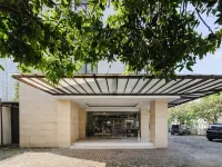 Sans Vibes Firdaus Mansion Kemang โรงแรมในเซาท์จาการ์ตา