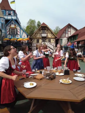 Riverside Relaxation Located Steps from Downtown & Overlooking the Chattahoochie