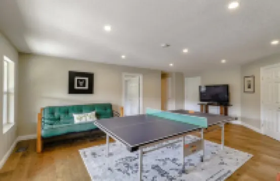 4000 sq ft Lakeside Escape Near Yosemite With Private Dock and Lake Access