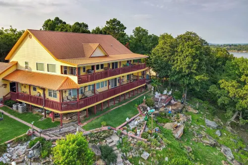 Waterfront Lake Eufaula Home: Multi-Level Balcony - Wifi