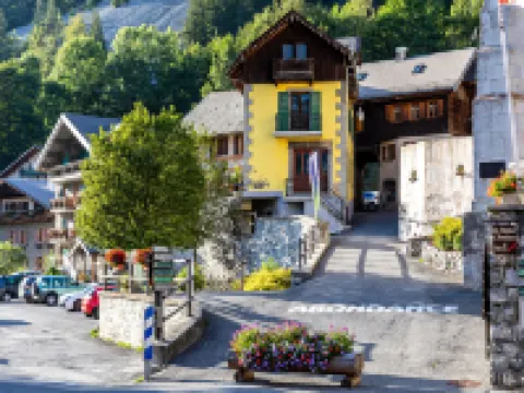 Modern Mountain Stay Hotels in Abondance