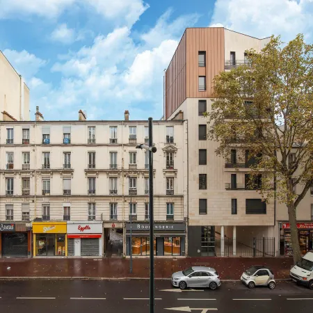 Apartment in Paris near Line 14 Metro