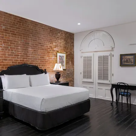 Hotel Royal New Orleans Отели рядом с достопримечательностью «Дом Герман-Грима»