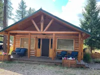 Charming 2-bedroom cabin with bonus loft, pet-friendly in Seeley Lake
