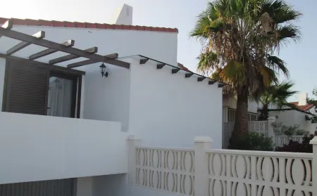 La Palmera apartment, wonderful, quiet and very close to the beach