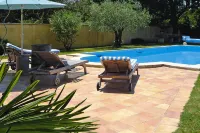 Cozy Noves Home with Pool Access - piscina