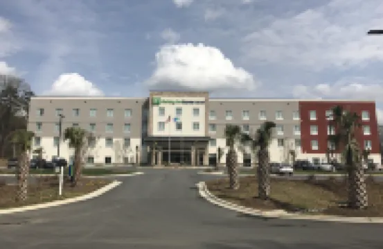 Holiday Inn Express & Suites CHARLOTTE AIRPORT by IHG Hotels near Enderly Park