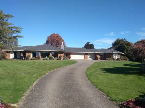 Cherry Tree Lane Accommodation, Quiet location bordered by farmland. Hotels in Te Awamutu