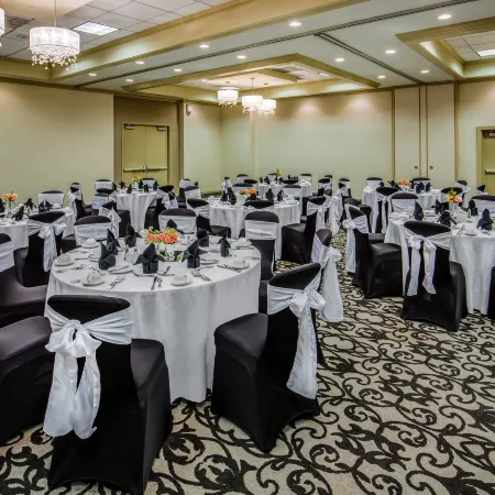 Crowne Plaza PHOENIX AIRPORT - PHX by IHG