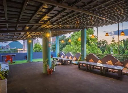 Zostel Pushkar Отели рядом с достопримечательностью «оз. Пушкар»