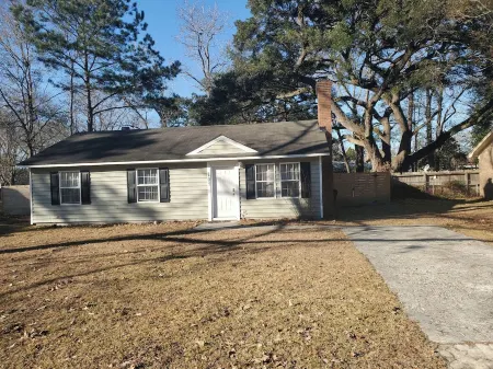 Clean, cozy, private Отели в г. Гуз Крик