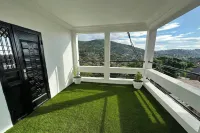 3 Bed Apartment Sleeps 6 - EnSuites Parking Wifi