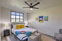 Unique Texas Home in Converted Gas Station! - balcony