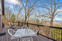 Windjammer Cottage - Branson