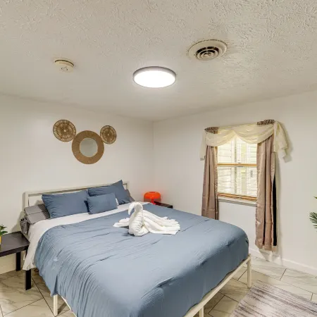 Cozy House on Meadowbrook Lake: Serene, Scenic!