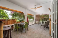 Beau Bamboo - bar