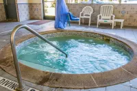 Quality Inn & Suites Ann Arbor Hwy 23 - Hot Tub
