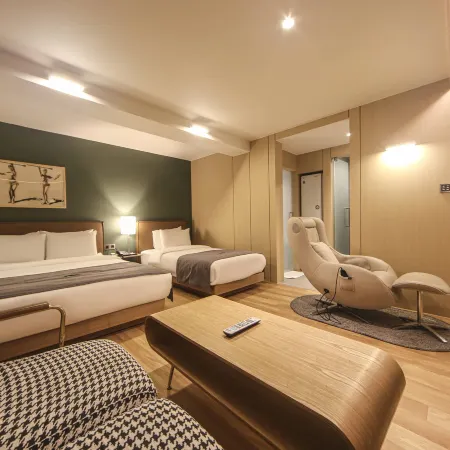 Dongnae Hound Hotel Sajik Minam Station