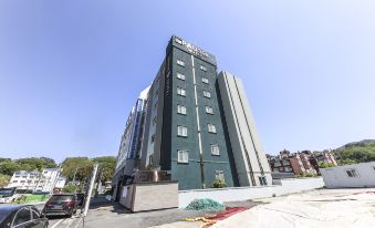 Geojedo Jangseungpo Hotel Pause