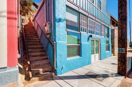 Right on Main Street! Mtn-view Bisbee Hideaway