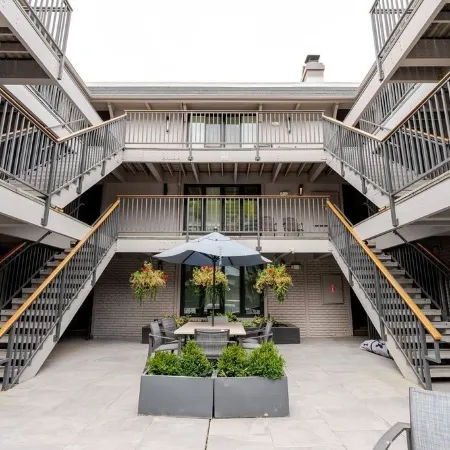 Aspen Downtown 2BR Ski Condo w/ Fireplace - CD 17