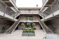 Aspen Downtown 2BR Ski Condo w/ Fireplace - CD 17