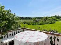 Charming Garden Cottage in Levide - Hot Tub