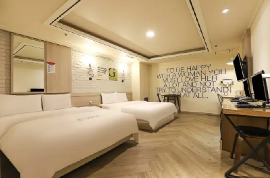 Suwon Yeongtong E Hotels in 