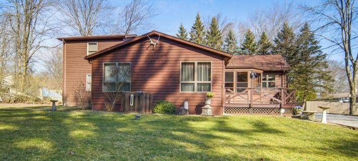 Charming Pymatuning Lake House Near Park & Beach Hotéis em Ashtabula County