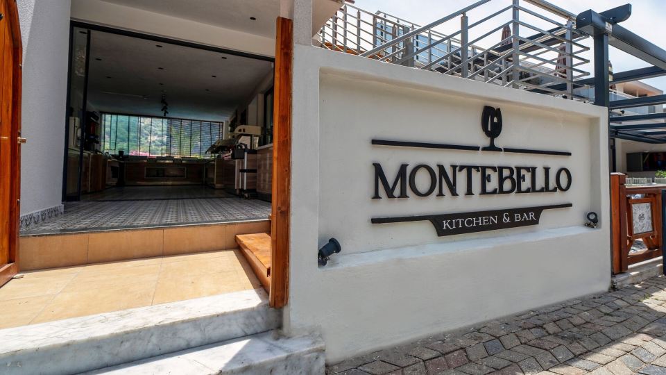 Montebello Deluxe Hotel