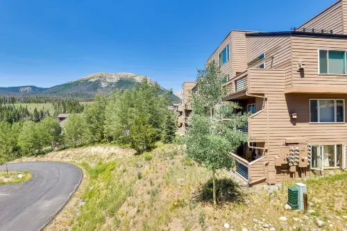 Stunning Mountain Views: Silverthorne Condo! - Parvekkeita