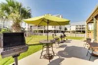 Orange Beach Condo w/ Dock: Boater's Paradise! - Condos