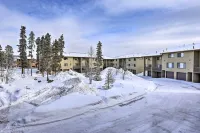 Sleek Frisco Townhome w/ Views: 8 Mi to Copper Mtn - balcony