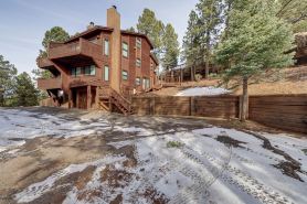 Condo 400 Feet to Angel Fire Resort Chile Express!