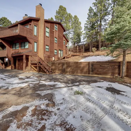 Condo 400 Feet to Angel Fire Resort Chile Express!