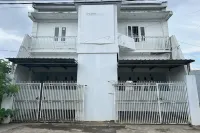 Hotel O Kost Aisyah Near Citra Grand Galesong City(Pattalassang) - parking