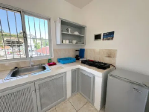 Secure 2-pers apartment centrally located and close to the beach