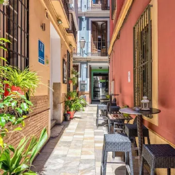 Feel Hostels City Center