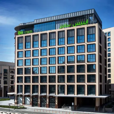 Ibis Styles Dubai Deira Hotels near Palm Deira